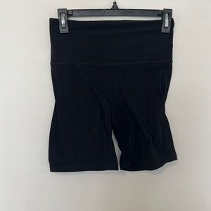 Athleta ultra high rise elation 7” short size Small
